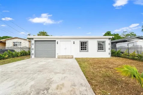 5407 SW 20th Street West Park FL 33023