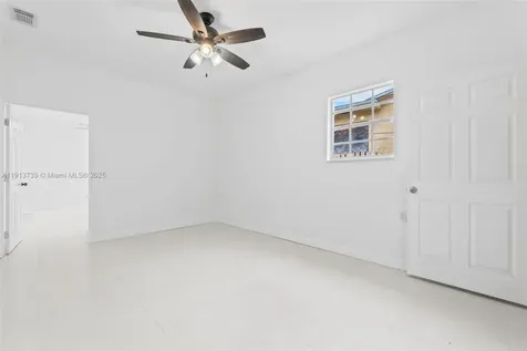 5407 SW 20th Street West Park FL 33023