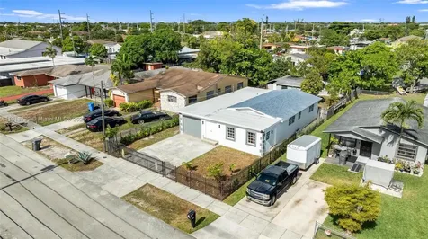 5407 SW 20th Street West Park FL 33023