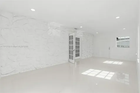 5407 SW 20th Street West Park FL 33023