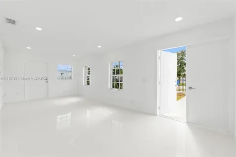 5407 SW 20th Street West Park FL 33023