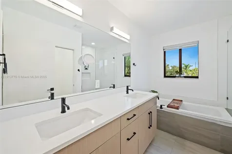 1226 NE 11th Avenue Fort Lauderdale FL 33304