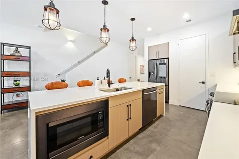 1226 NE 11th Avenue Fort Lauderdale FL 33304