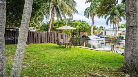 2634 Thomas Street Hollywood FL 33020