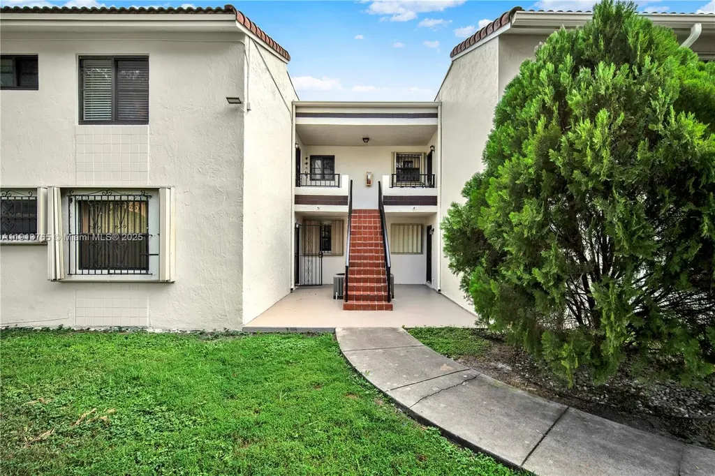 10857 NW 7th Street Miami FL 33172