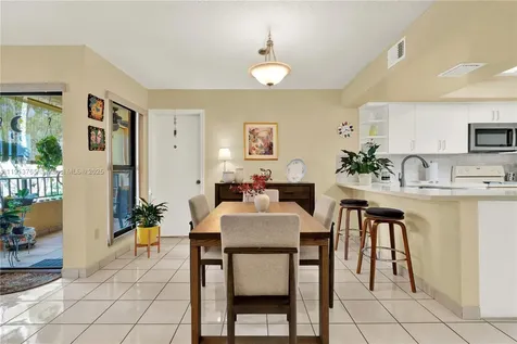 10857 NW 7th Street Miami FL 33172