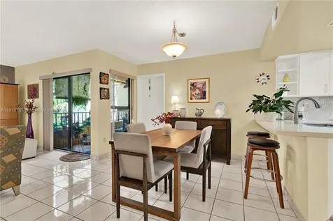 10857 NW 7th Street Miami FL 33172