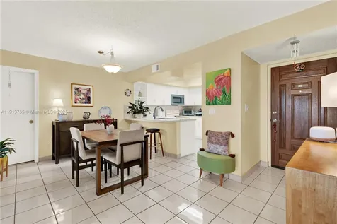 10857 NW 7th Street Miami FL 33172
