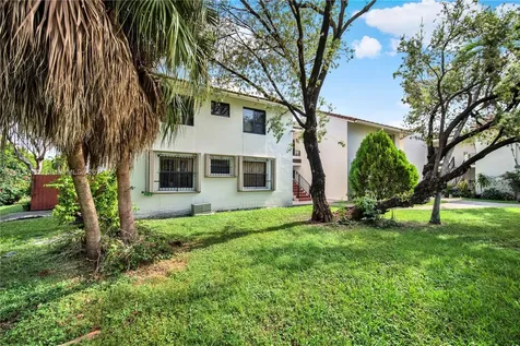 10857 NW 7th Street Miami FL 33172