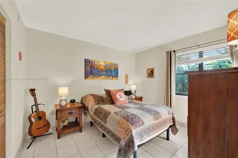 10857 NW 7th Street Miami FL 33172