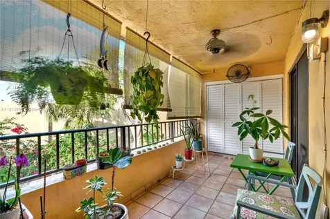 10857 NW 7th Street Miami FL 33172