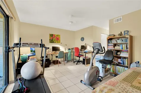 10857 NW 7th Street Miami FL 33172