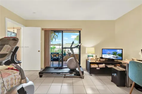 10857 NW 7th Street Miami FL 33172