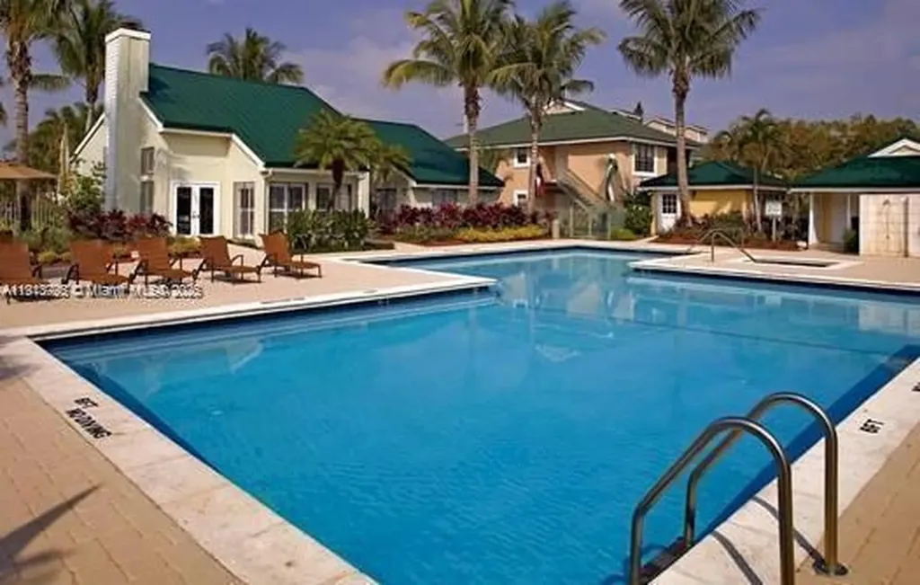 3992 NW 87th Avenue Sunrise FL 33351