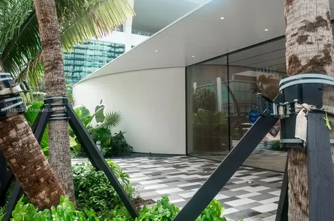 851 NE 1st Avenue Miami FL 33132