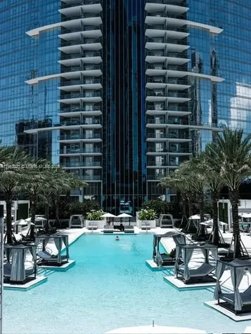 851 NE 1st Avenue Miami FL 33132
