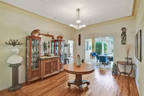 1335 Lenox Avenue Miami Beach FL 33139