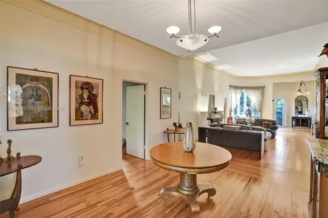 1335 Lenox Avenue Miami Beach FL 33139