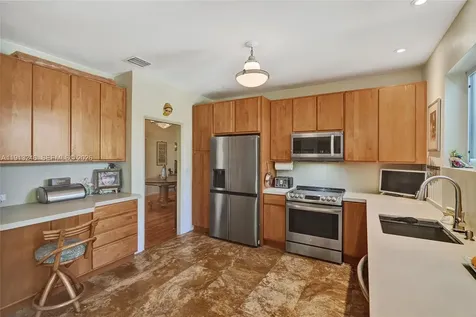 1335 Lenox Avenue Miami Beach FL 33139
