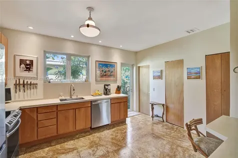 1335 Lenox Avenue Miami Beach FL 33139
