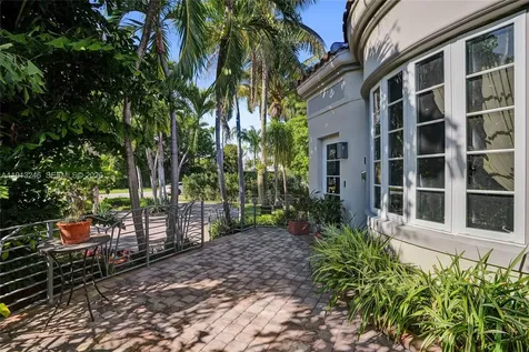 1335 Lenox Avenue Miami Beach FL 33139