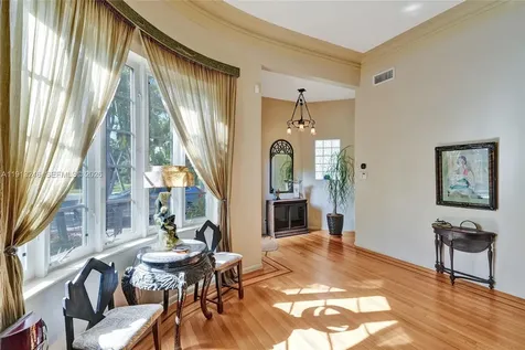 1335 Lenox Avenue Miami Beach FL 33139