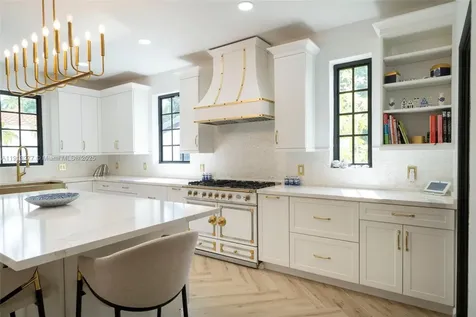 5149 Alton Road Miami Beach FL 33140