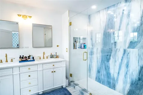 5149 Alton Road Miami Beach FL 33140