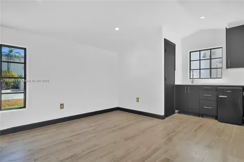 5149 Alton Road Miami Beach FL 33140