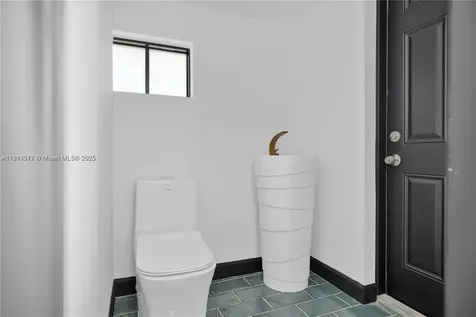 5149 Alton Road Miami Beach FL 33140