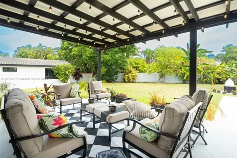 5149 Alton Road Miami Beach FL 33140