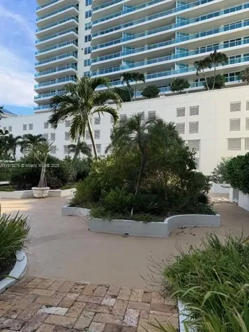 5055 Collins Avenue Miami Beach FL 33140