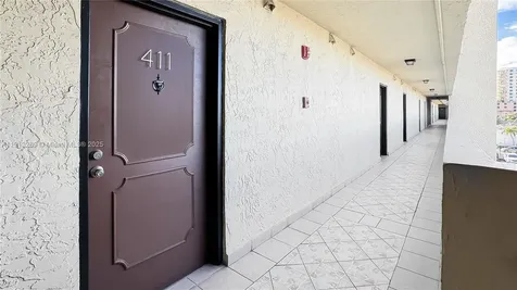 300 NW 42nd Avenue Miami FL 33126