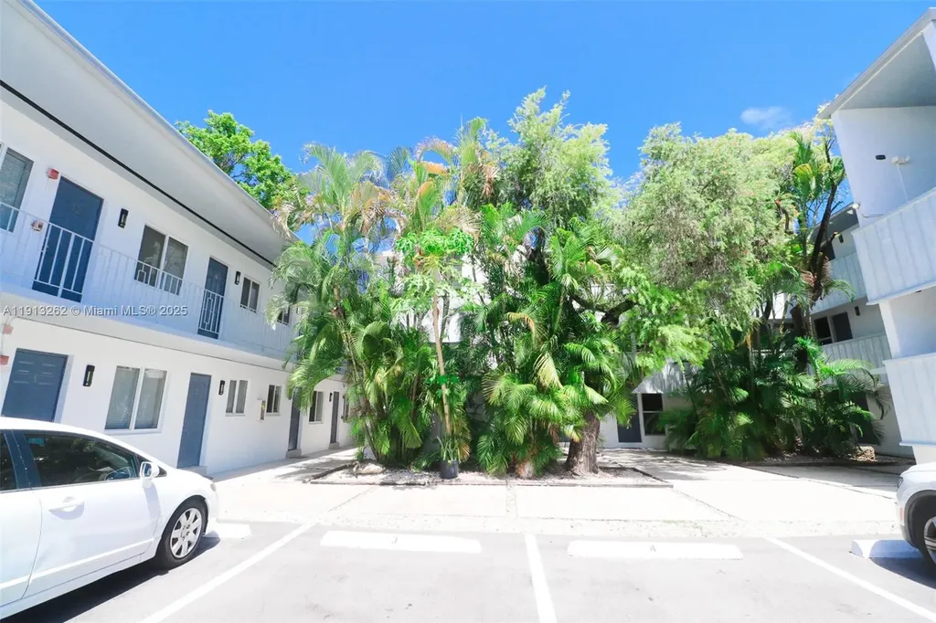 3071 SW 27th Avenue Miami FL 33133