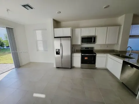 1683 SE 7th Lane Homestead FL 33033