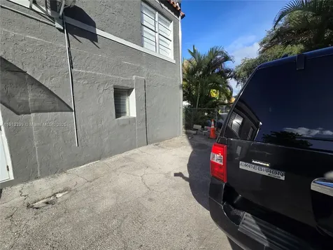 1629 SW 6th Street Miami FL 33135