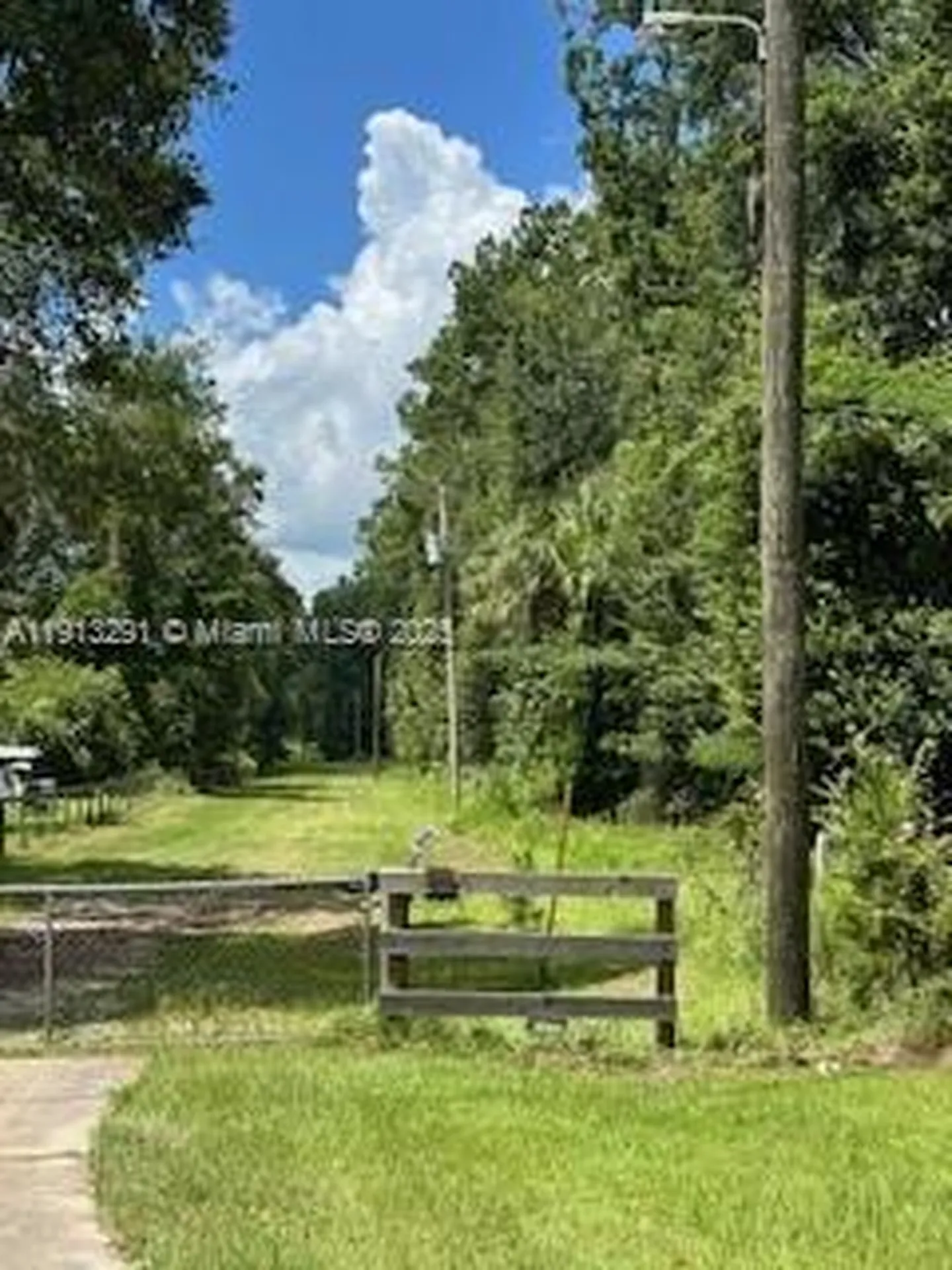 19220 N N Highway 329 Other City - In The State Of Florida FL 32667