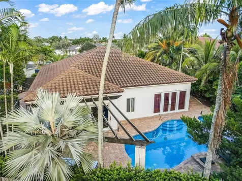 2310 NW 189th Avenue Pembroke Pines FL 33029