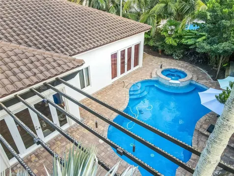 2310 NW 189th Avenue Pembroke Pines FL 33029