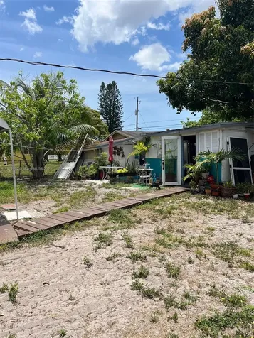 4620 SW 26th Street West Park FL 33023