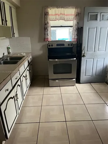 4620 SW 26th Street West Park FL 33023