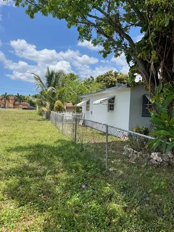 4620 SW 26th Street West Park FL 33023