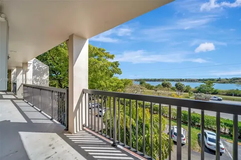 117 Lake Emerald Drive Oakland Park FL 33309