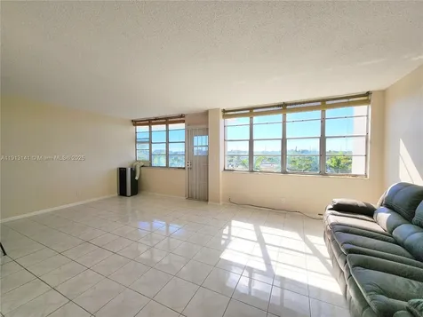 2025 NE 164th Street North Miami Beach FL 33162