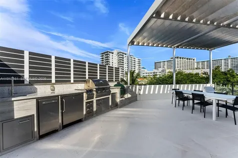 2801 Flamingo Drive Miami Beach FL 33140