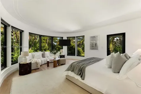 2801 Flamingo Drive Miami Beach FL 33140