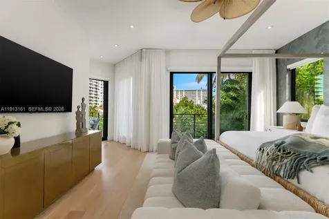 2801 Flamingo Drive Miami Beach FL 33140