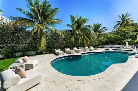 2801 Flamingo Drive Miami Beach FL 33140