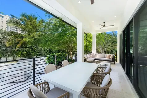 2801 Flamingo Drive Miami Beach FL 33140