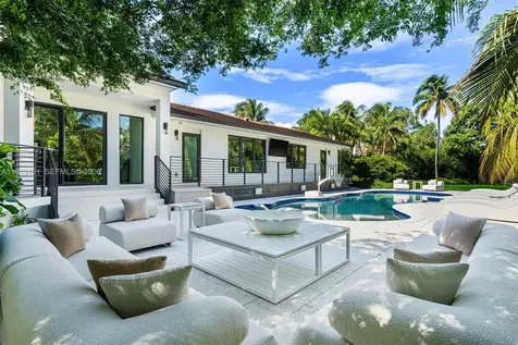 2801 Flamingo Drive Miami Beach FL 33140